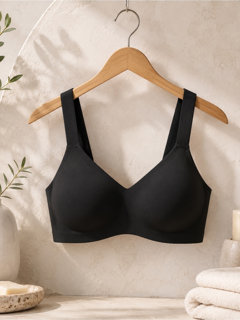 Knix Evolution Bra Size 4 Black Padded V-Neck Wide Strap Wireless